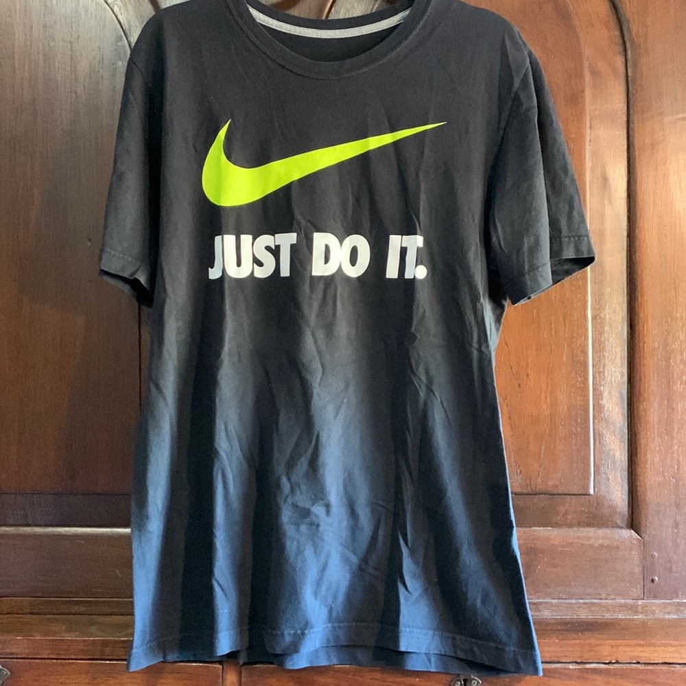 Nike Just Do It black tee size L